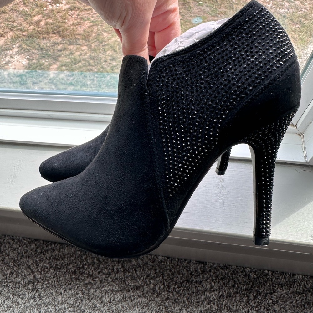 Italina by Summer Rio booties. 5.5